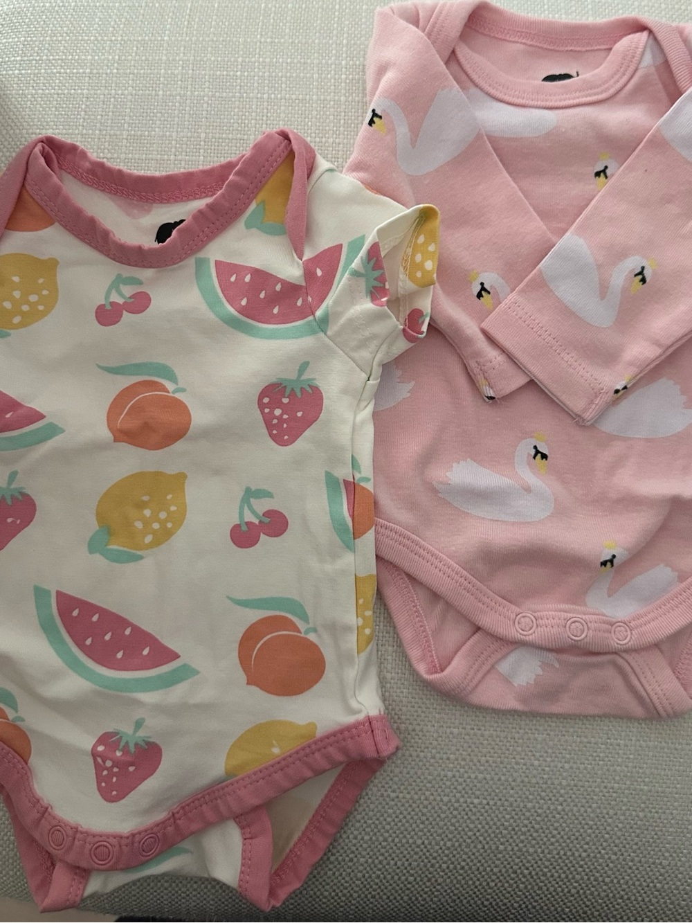 Monica & Andy onesies - Newborn - Brand new